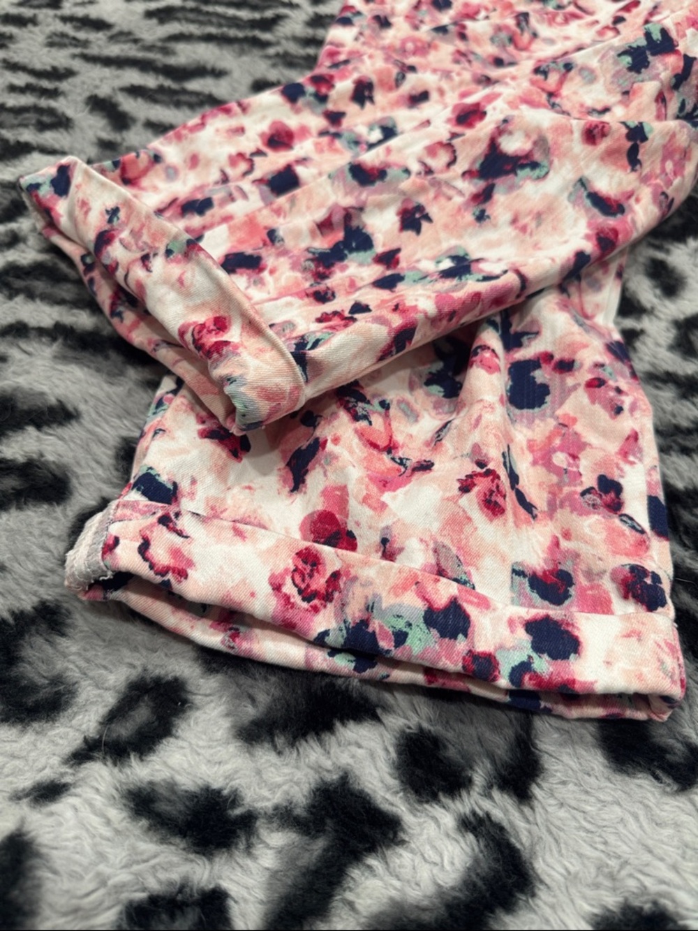 Gloria Vanderbilt Pink Floral Capri Shorts - Picture 4 of 6